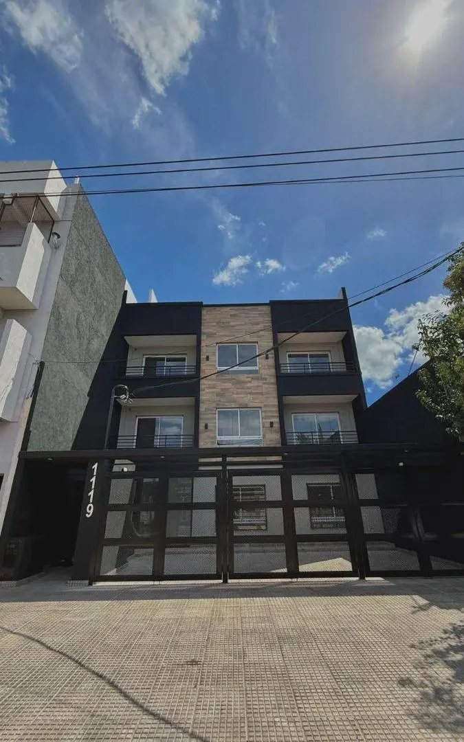 Departamento dos ambientes de 44 m² a estrenar en primer piso al contrafrente con bajas expensas 3