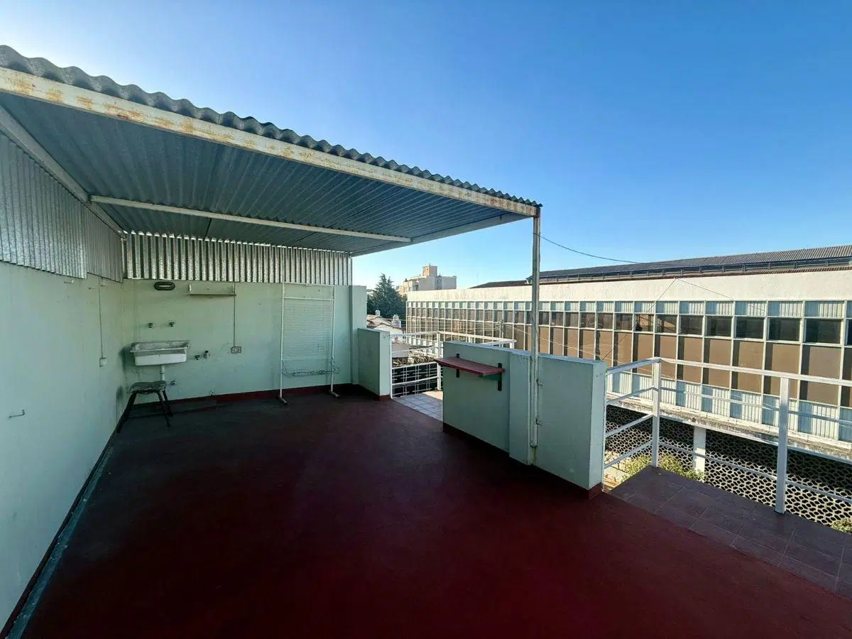 Departamento Monoambiente en alquiler Con Terraza Propia En Lomas Del Mirador 3