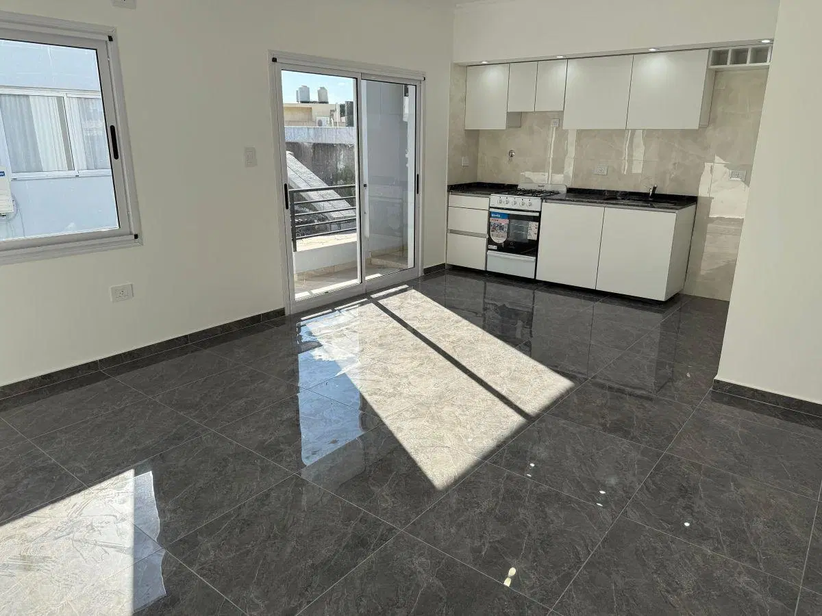 Venta de departamento dos ambientes con terraza propia y dos balcones 4