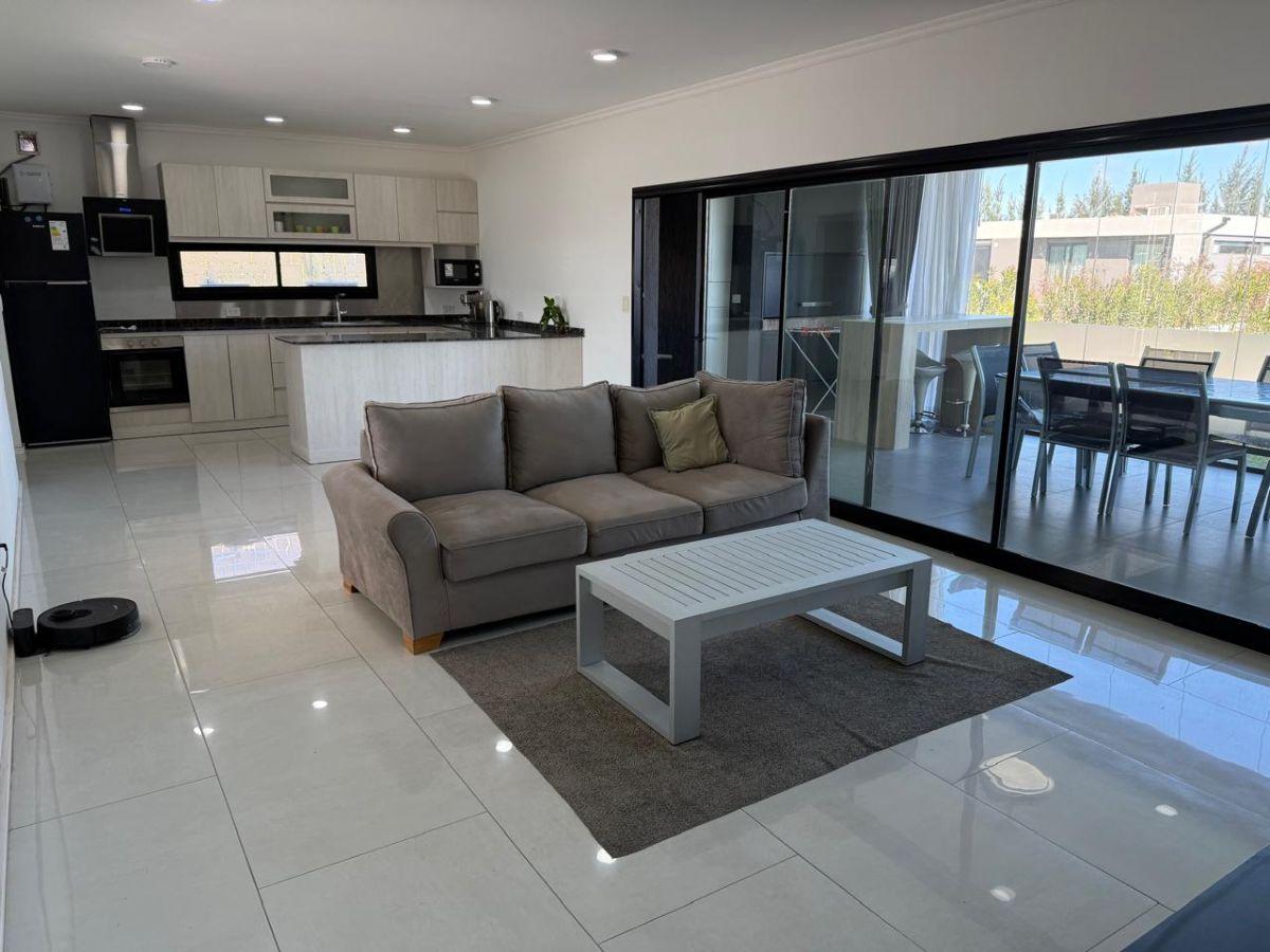 Foto de CASA 4 AMB CON PILETA EN BARRIO LA MAGDALENA - GREEN, imagen 2