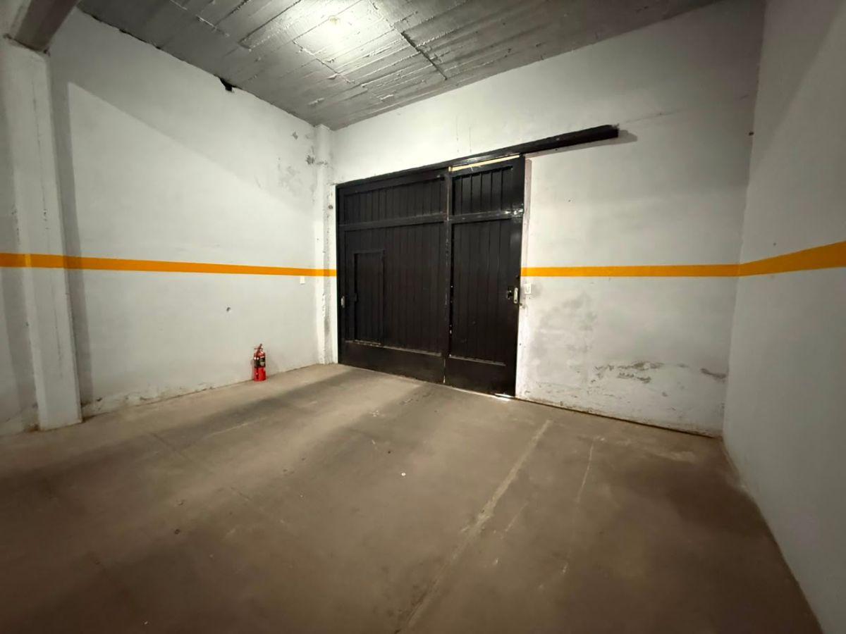 Foto de Deposito de 300m2 en alquiler en Lomas del Mirador, imagen 3