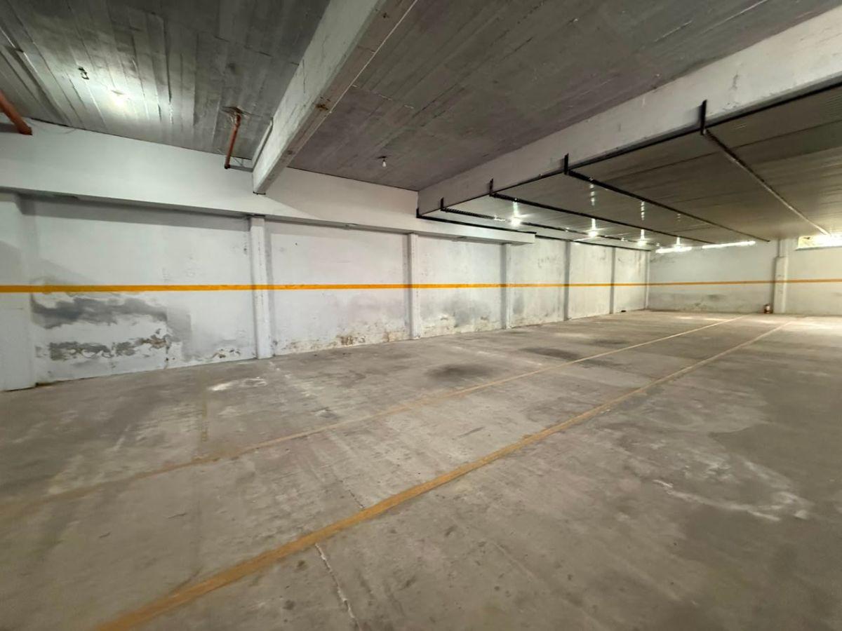 Foto de Deposito de 300m2 en alquiler en Lomas del Mirador, imagen 2