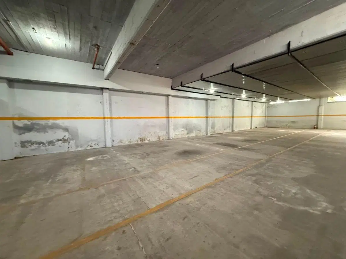 Deposito de 300m2 en alquiler en Lomas del Mirador 2