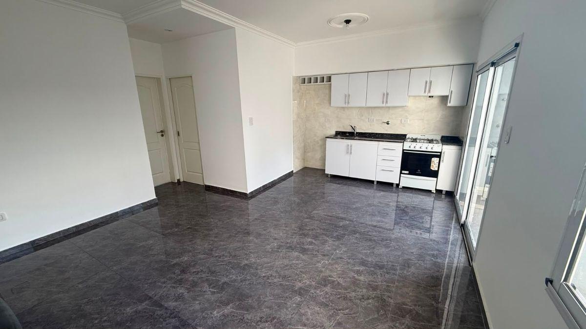Foto de Departamento Dos ambientes en Alquiler con Terraza propia, imagen 1