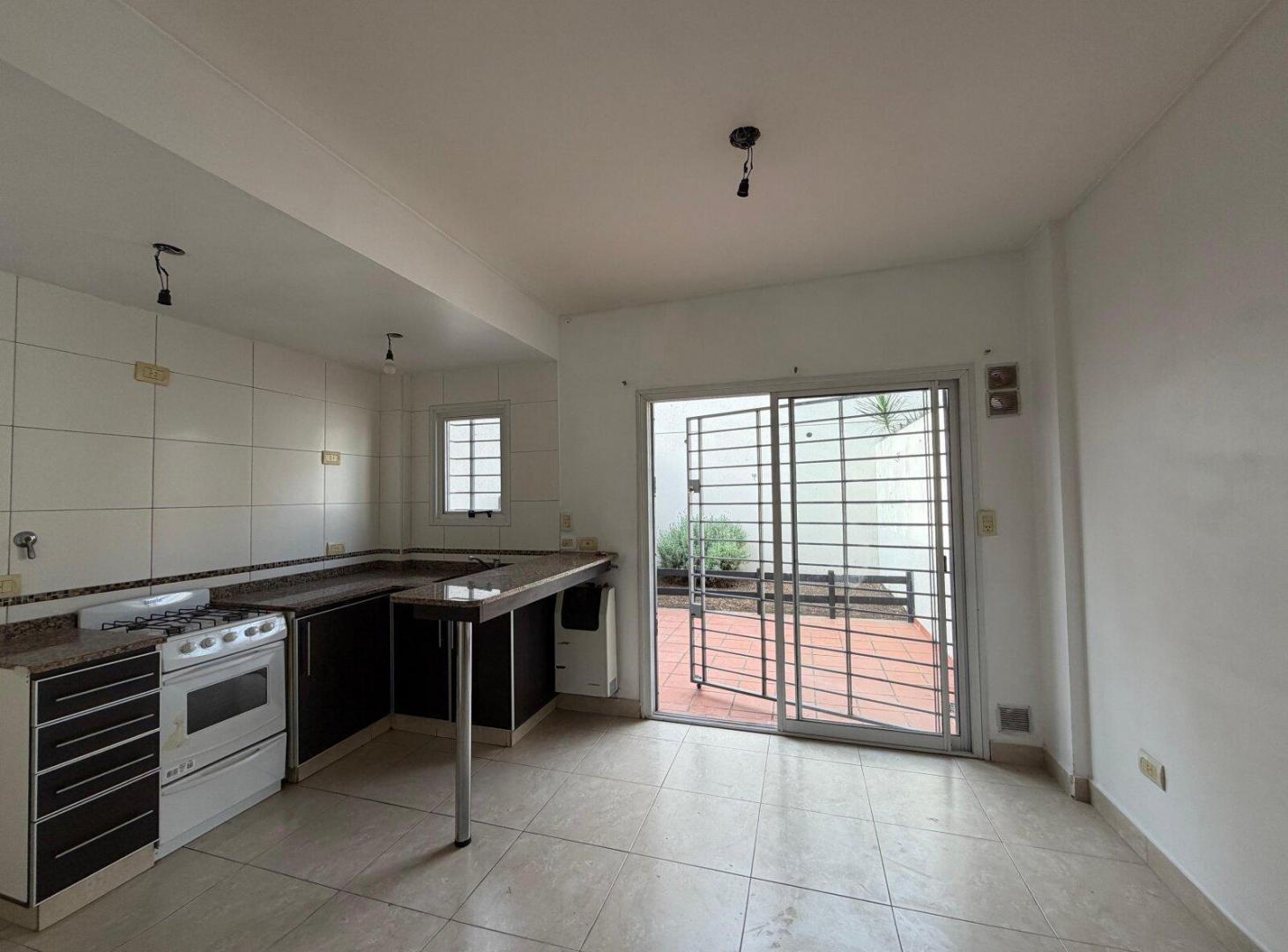 Foto de Hermoso departamento de 2 ambientes en PB con Patio y Jardín, imagen 5