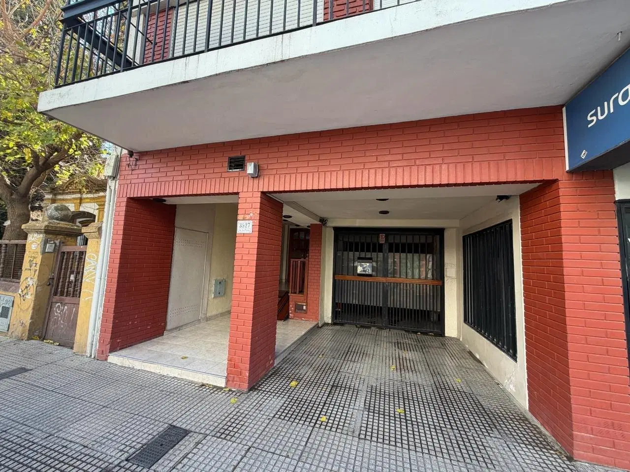 Alquiler departamento de 2 ambientes con patio en el centro de Santos Lugares 5