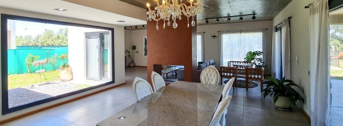 Moderna casa en venta en Barrio Privado Terralagos