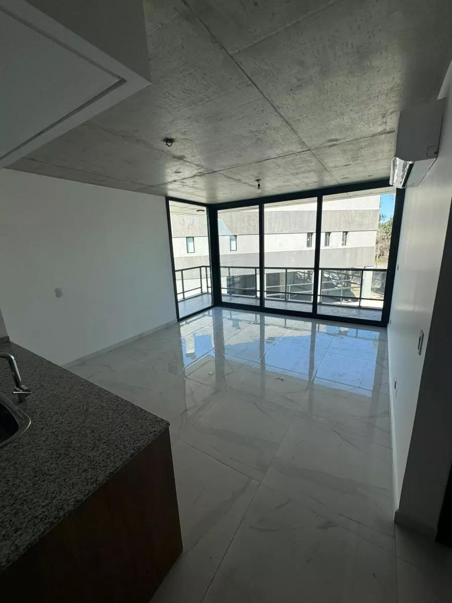 Foto de Departamento de tres ambientes con terraza de 80 metros en Cabral 3300, imagen 3