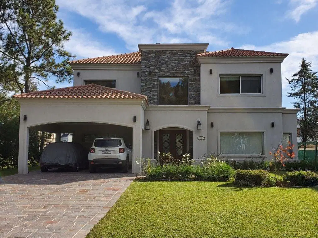 Impresionante casa en venta y alquiler en St Thomas Oeste 3