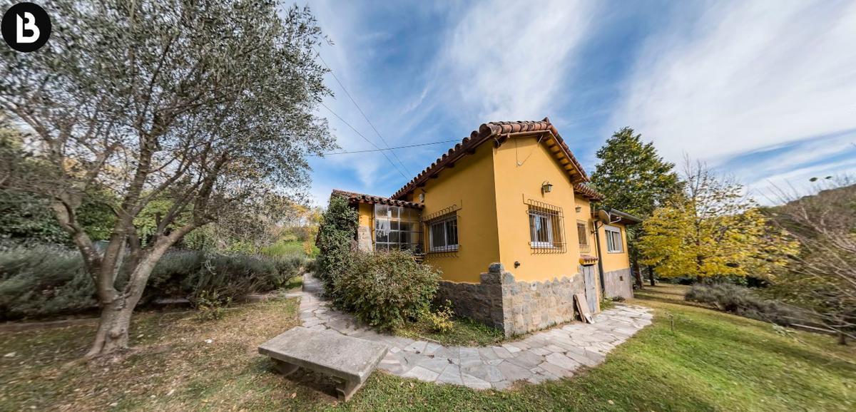 Amplia, Luminosa y Muy Linda Casa en Venta en Valle Hermoso! 2