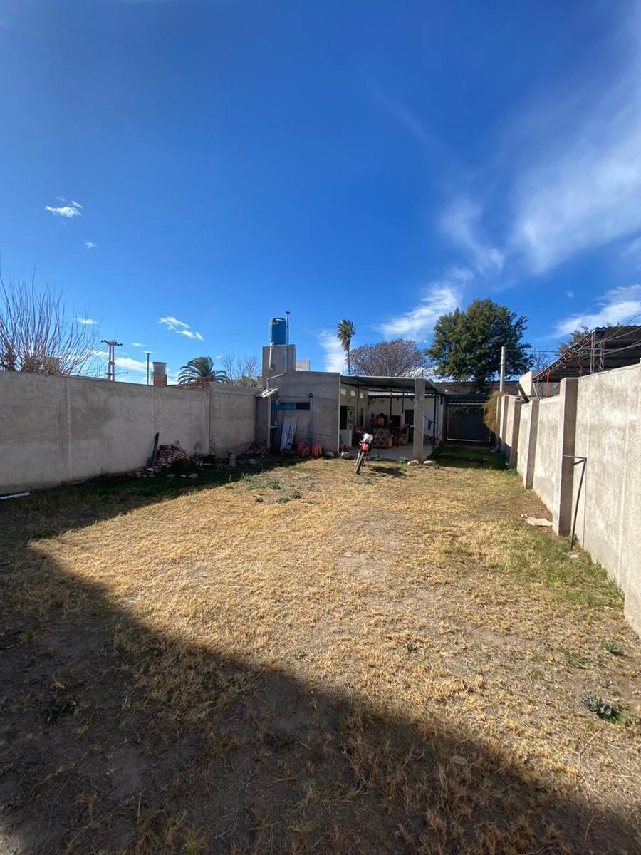 Foto de Venta casa con gran terreno en pleno Centro de Villa Dolores, imagen 3