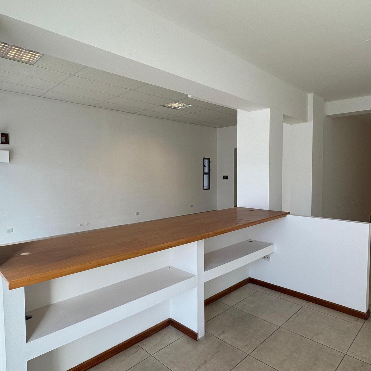 Edificio Comercial - 570 m² Cubiertos + Galpón 150 m² - Excelente Estado 5