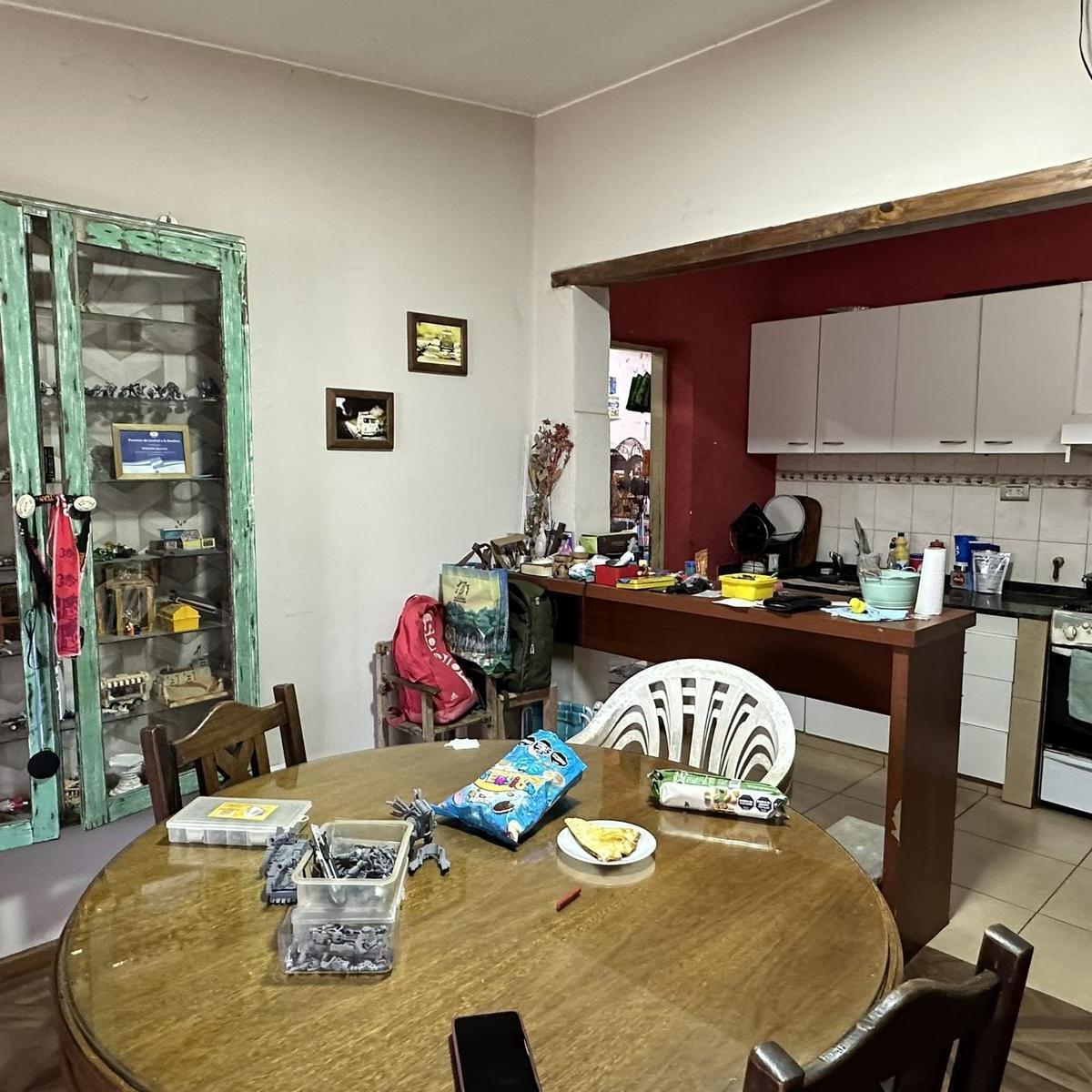 Foto de VENTA - DON BOSCO - CASA DE 3 DORM - PATIO, imagen 4