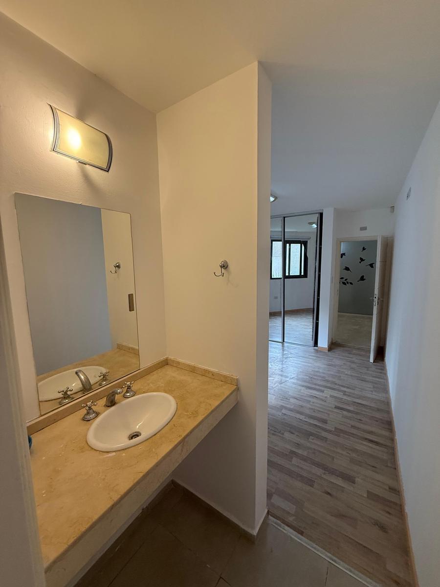 Venta Departamento 1 Dorm, Zona Centro, con Patio. Oportunidad Inversion 3
