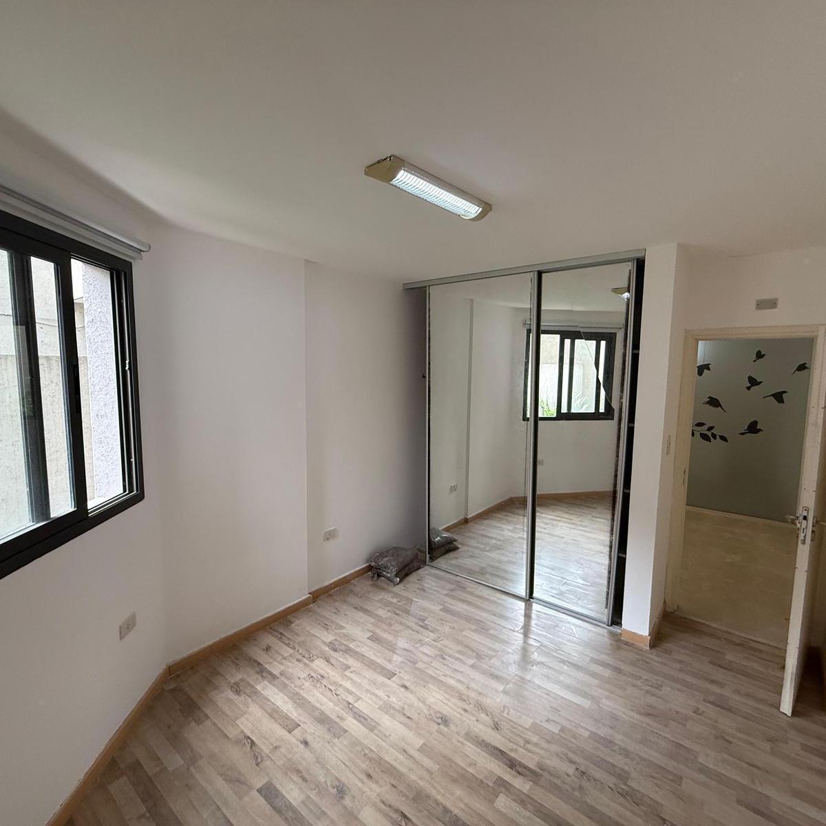 Venta Departamento 1 Dorm, Zona Centro, con Patio. Oportunidad Inversion 5