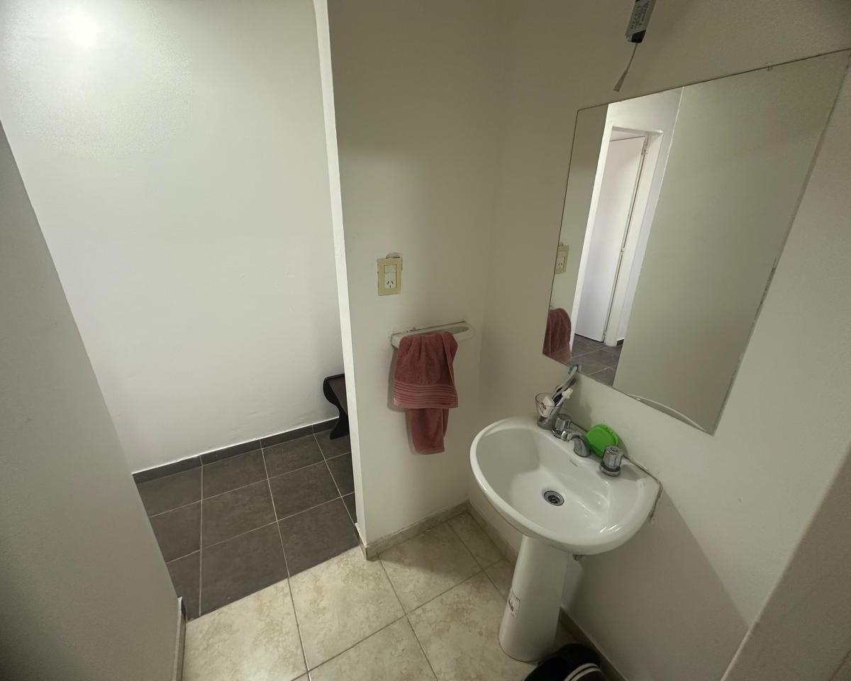 Venta Departamento 1 Dorm, Alberdi Sobre Av Colon. 5