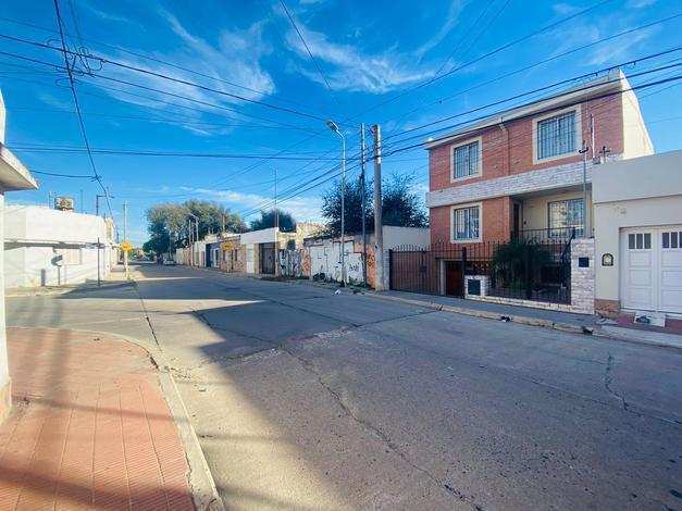Lote en Venta en La Ciudad de Rio Cuarto. a Una Cuadra de La Costanera y Terminal de Omnibus. 5