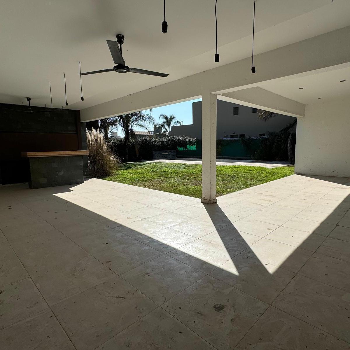 Foto de 5 dormitorios en Valle Escondido - Jardín Ingles - Tremenda, imagen 3