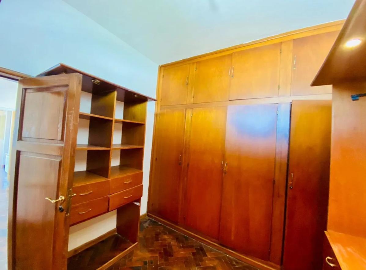 Tremenda Casa en Venta a m de Rafael Nuñez 3