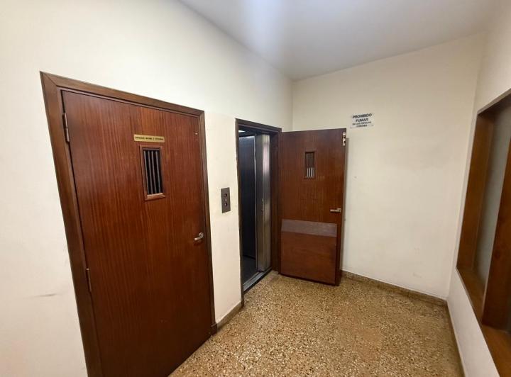 VENTA OFICINA ZONA CENTRO, SOBRE AV. COLON