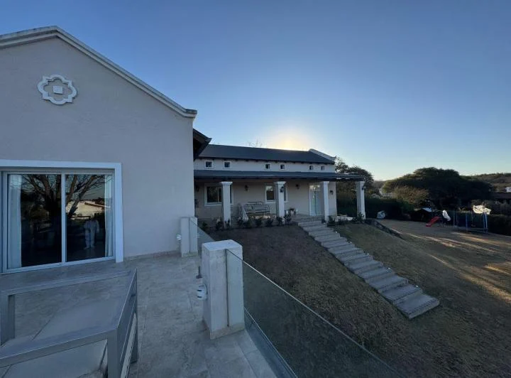 VENDO Casa saoñada en 4 Hojas (Mendiolaza) 2