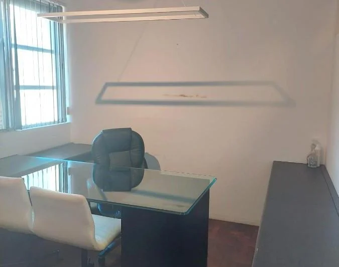 Departamento/ oficina : en venta ideal para oficinas, sin expensas, con ubicacion estrategica frente 5