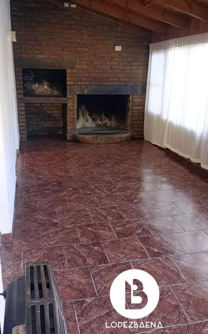 Casa en VENTA 2 Dormitorios 1 baño - Quincho y 2 departamentos