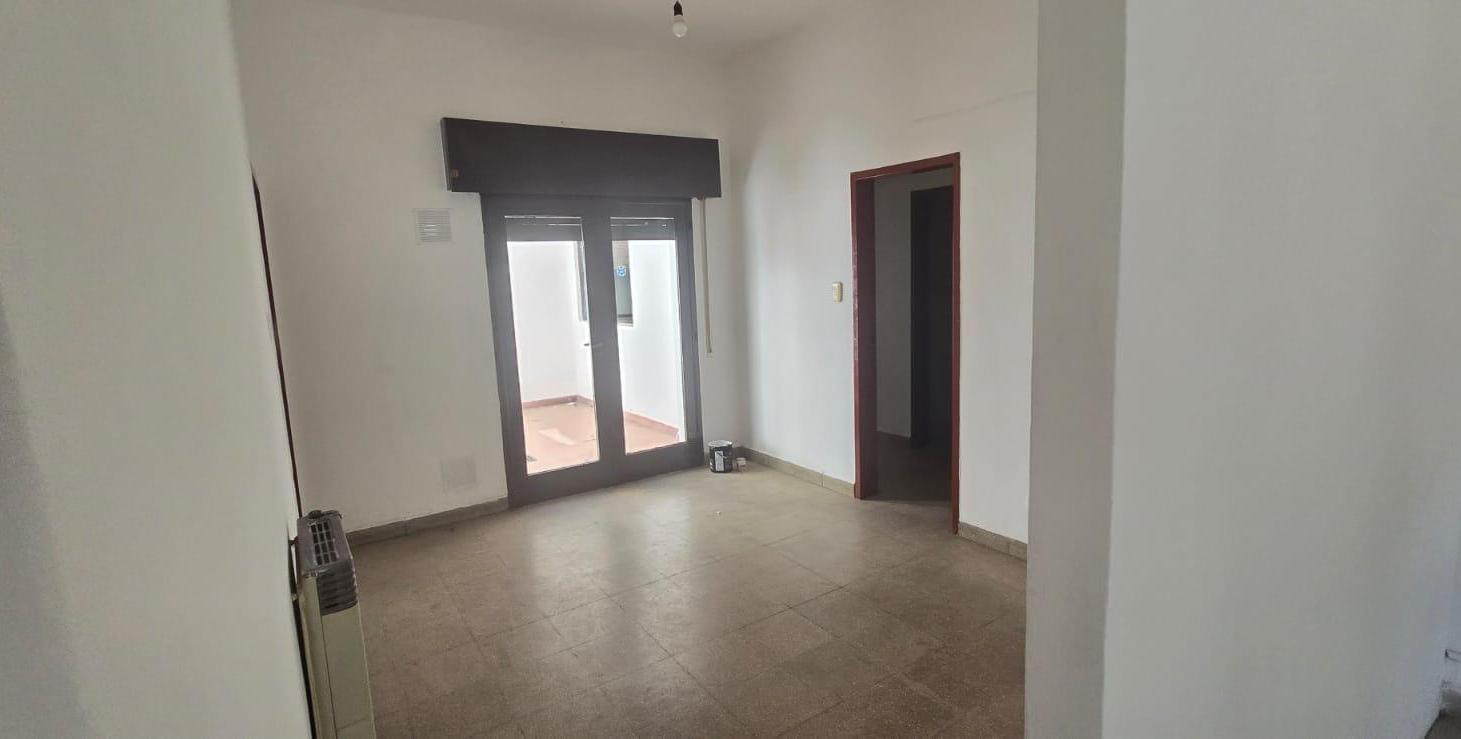 Departamento  2 dorm con patio interno Bº PUEYRREDON