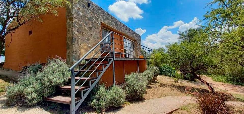 Casa con Pileta en la entrada de Villa de Las Rosas Traslasierra!! Escritura!!