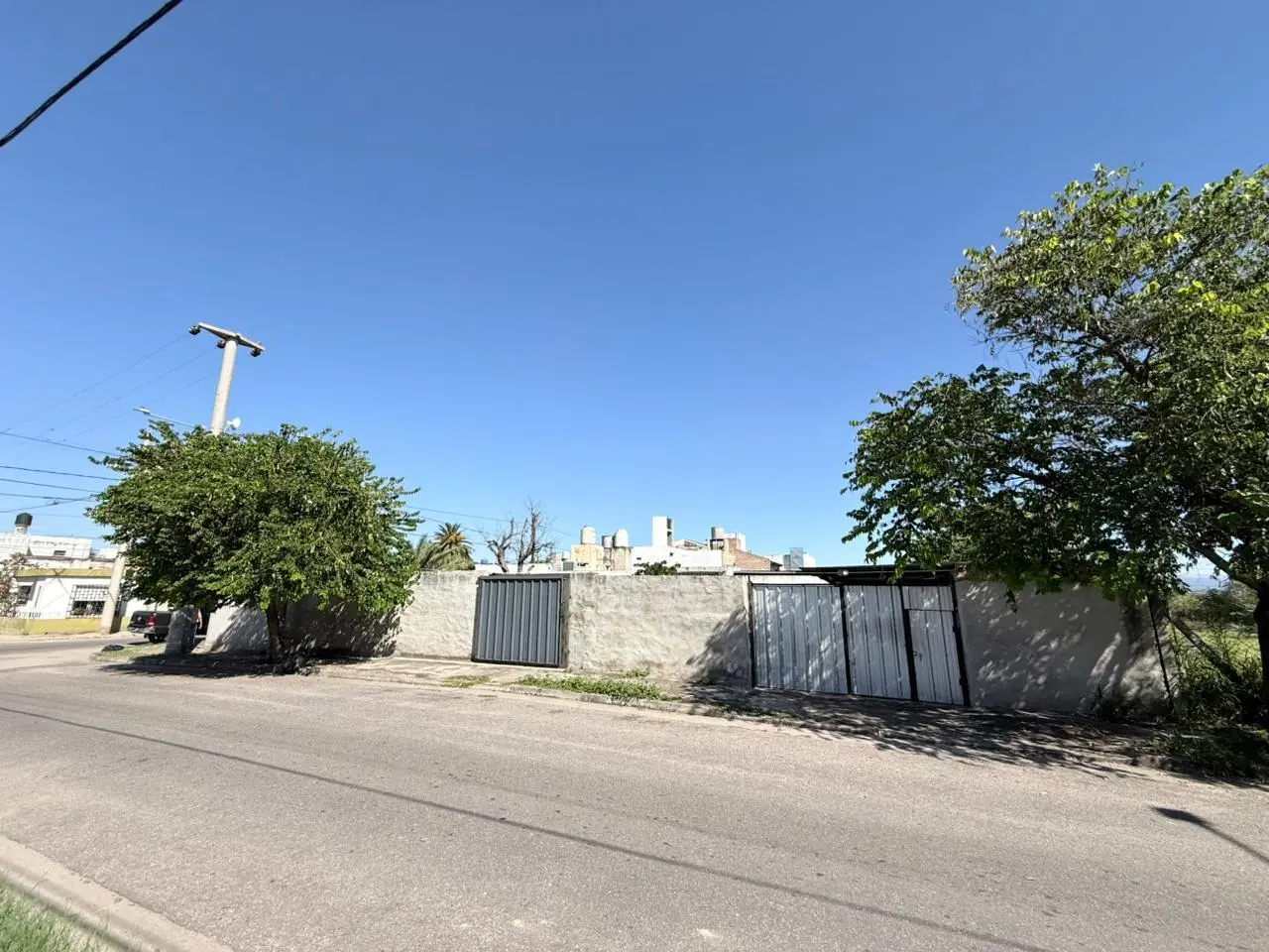 VENTA - CASA + 5 COCHERAS - B° SAN MARTIN 3