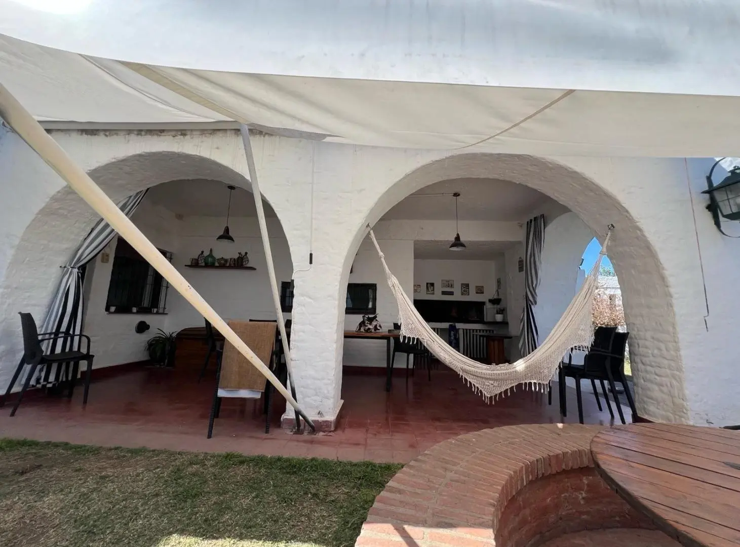 Alquiler - Casa en una planta con Pileta y Quincho - Barrio Urca 8