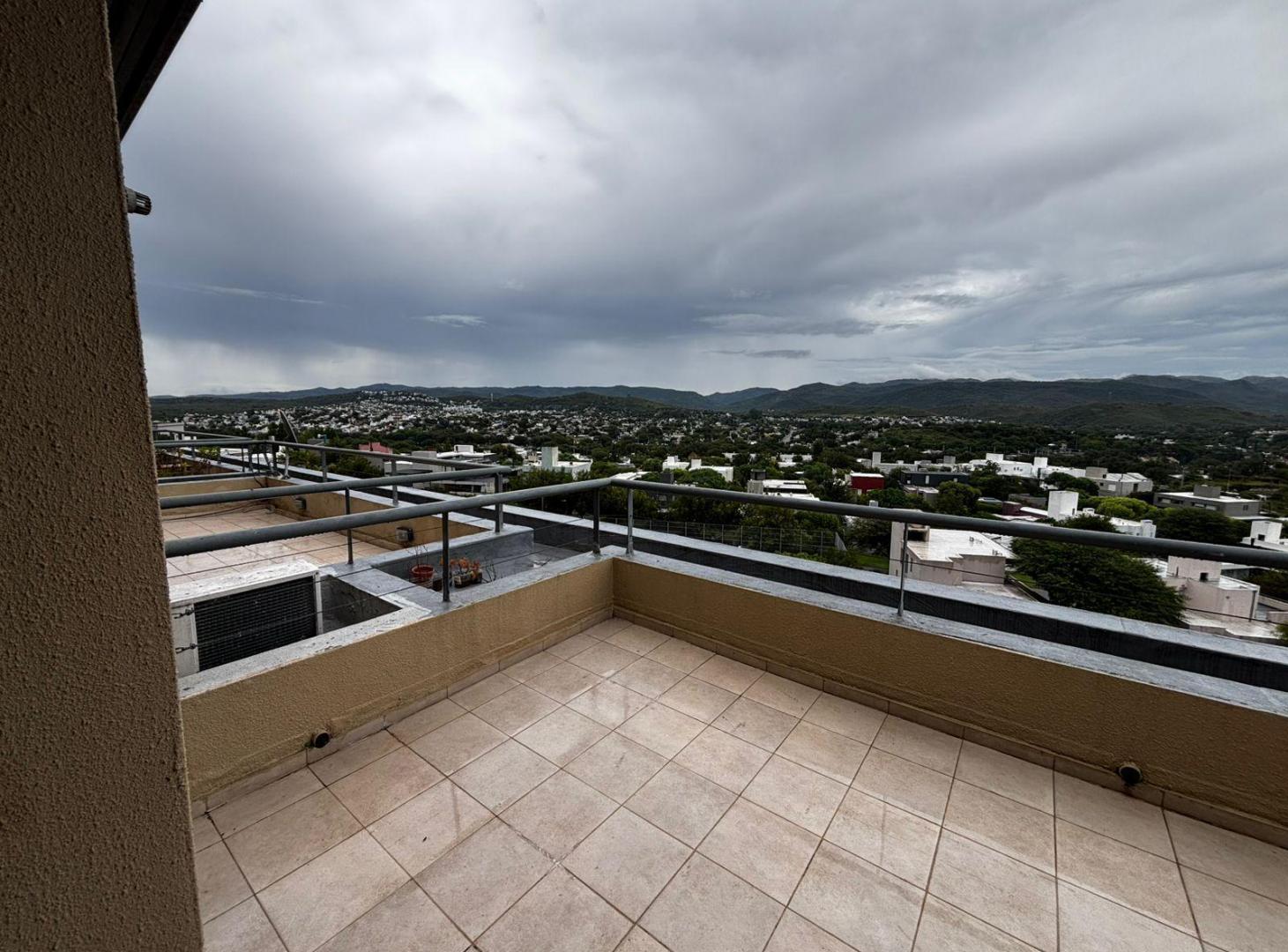 Foto de Departamento tipo duplex Dos dormitorios en La Cuesta, imagen 5