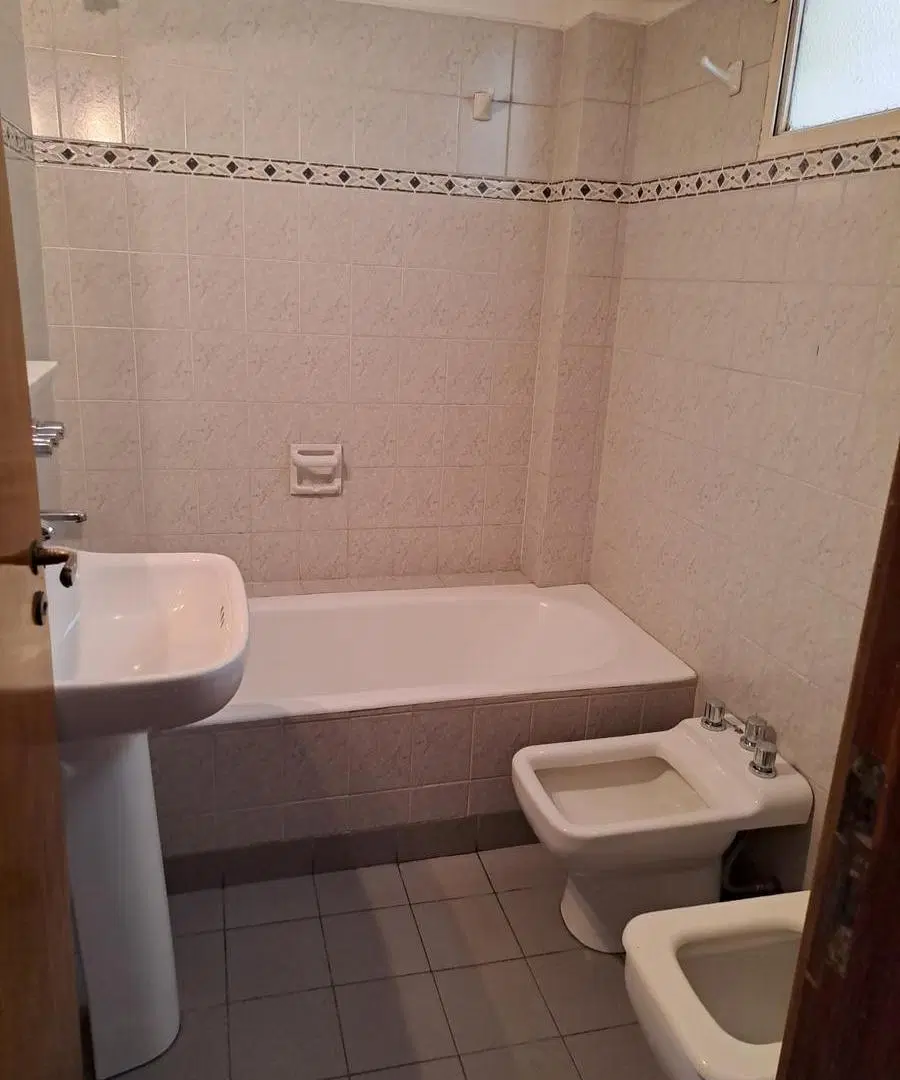 Amplio Departamento en Venta Av Colón 442 2 dorm 2 baños -GN- 5