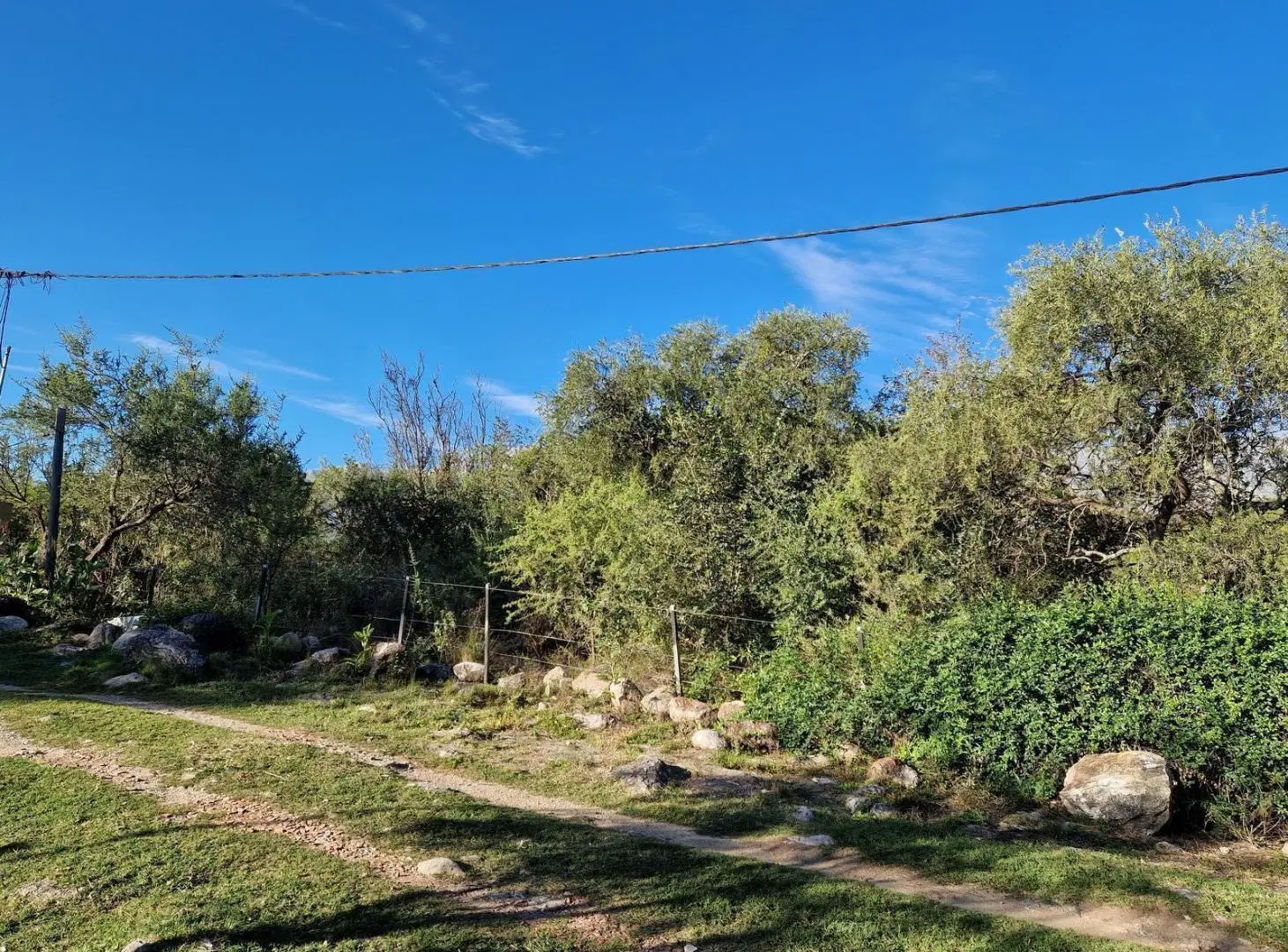 Terreno en Venta. 2.200 M2. Cerca de Arroyo. Vistas. en Yacanto Traslasierra!!! 4