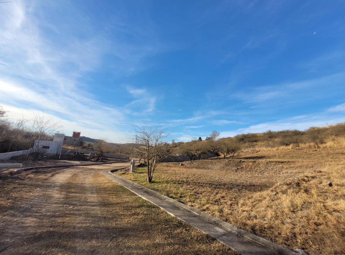 LOTE DE 450 M2 CON ESCRITURA - LA CALERA