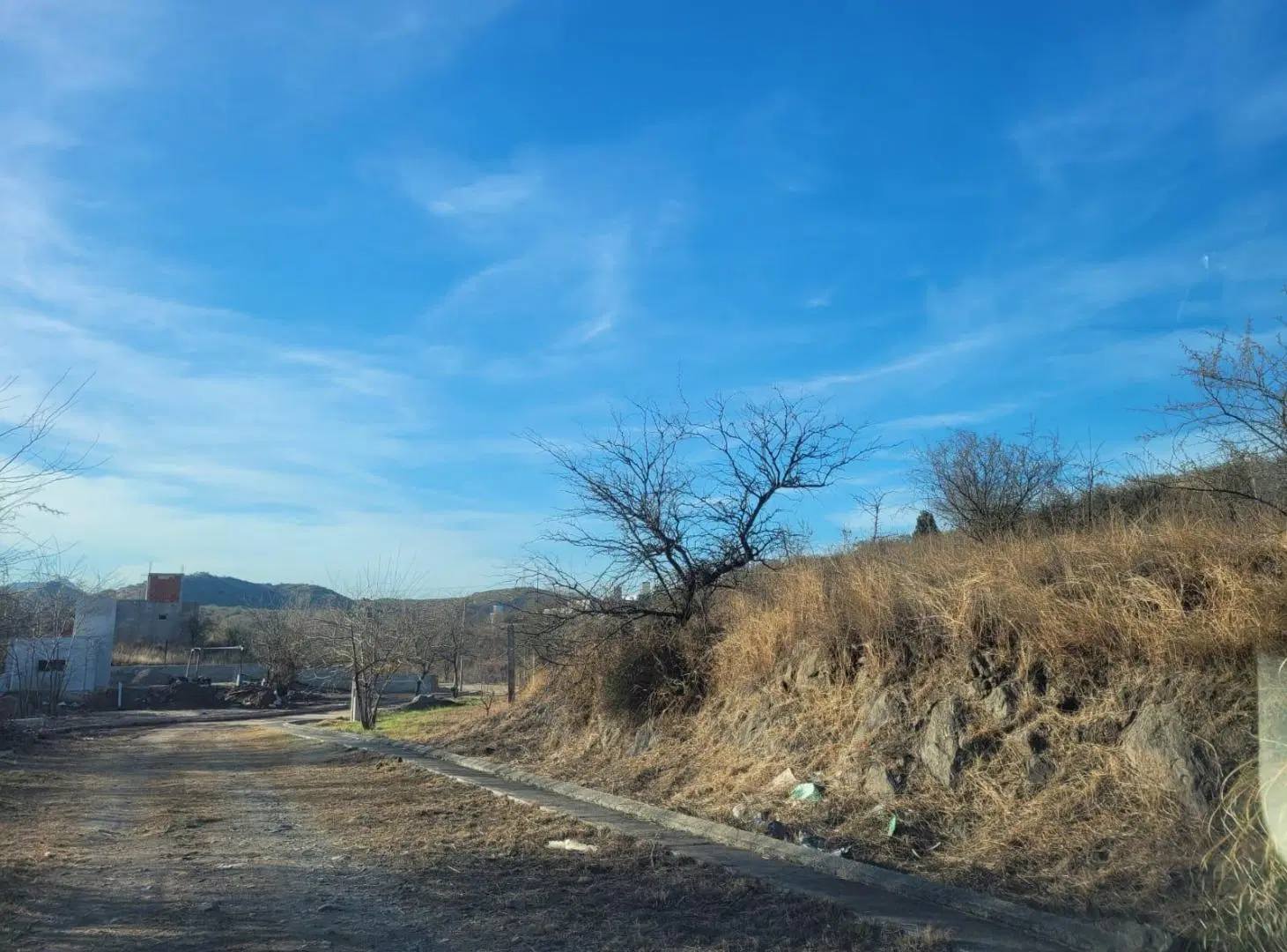 LOTE DE 450 M2 CON ESCRITURA - LA CALERA 3