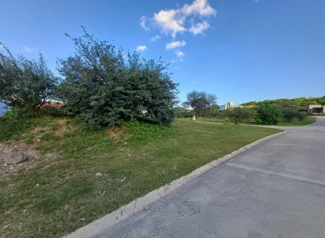 Terreno en Colinas De La Deseada 5