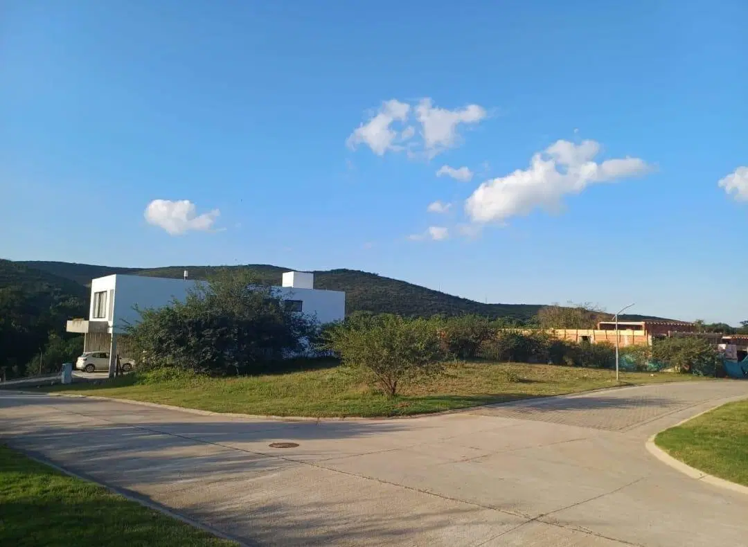 Terreno en Colinas De La Deseada 2