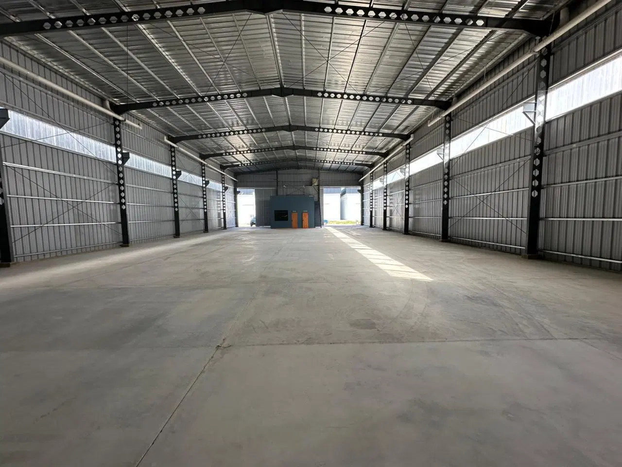 Nave Industrial con detalles premium!! Polo 52 (Parque Industrial) 3
