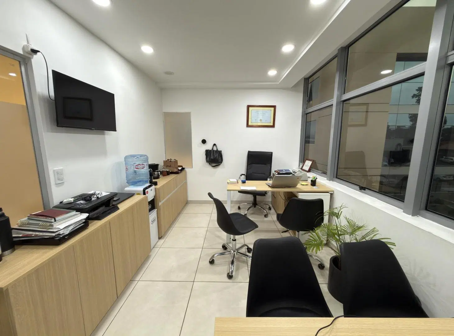 venta de Oficina en Cerro De Las Rosas Córdoba con cochera doble 2
