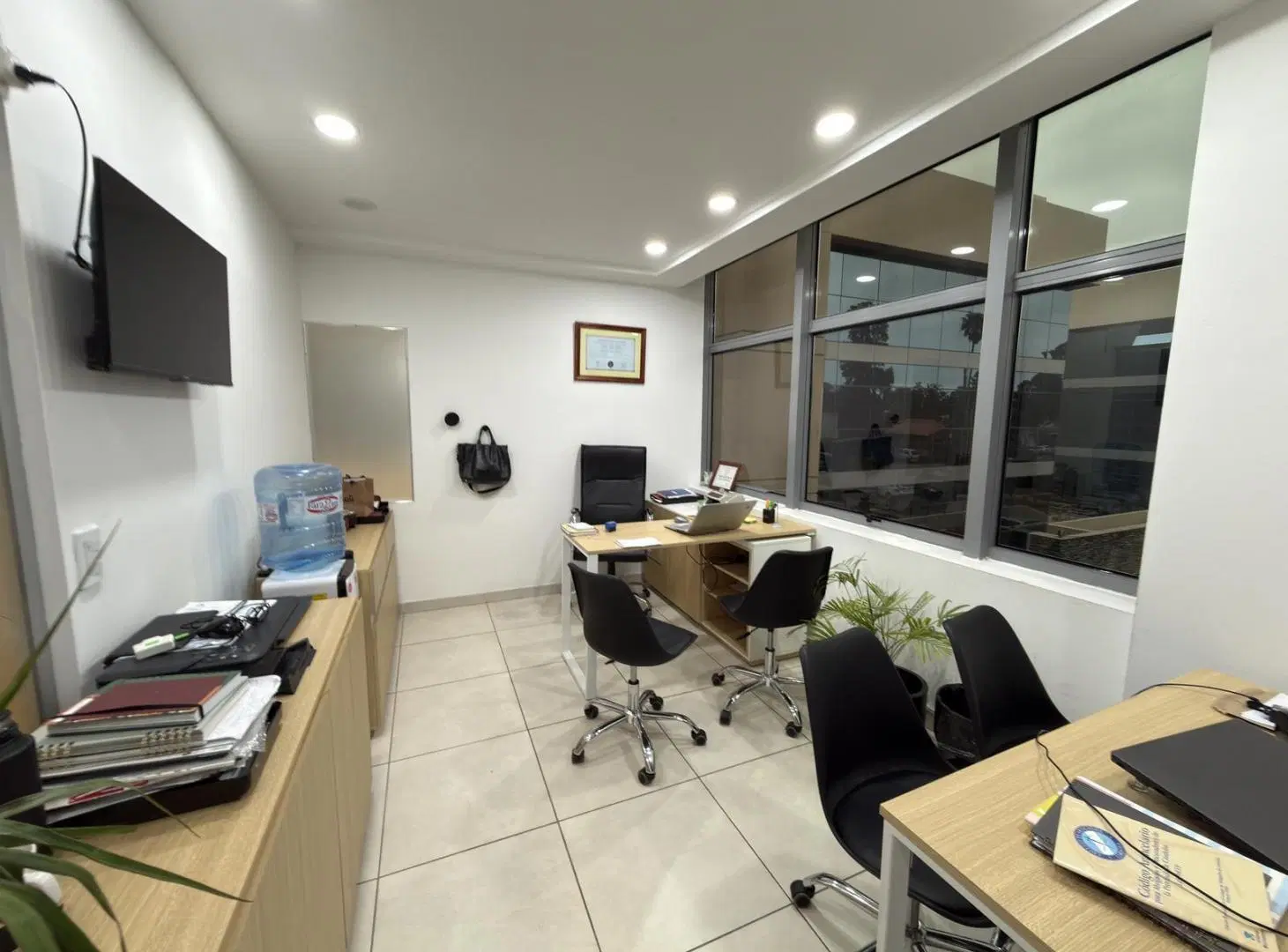 venta de Oficina en Cerro De Las Rosas Córdoba con cochera doble 5