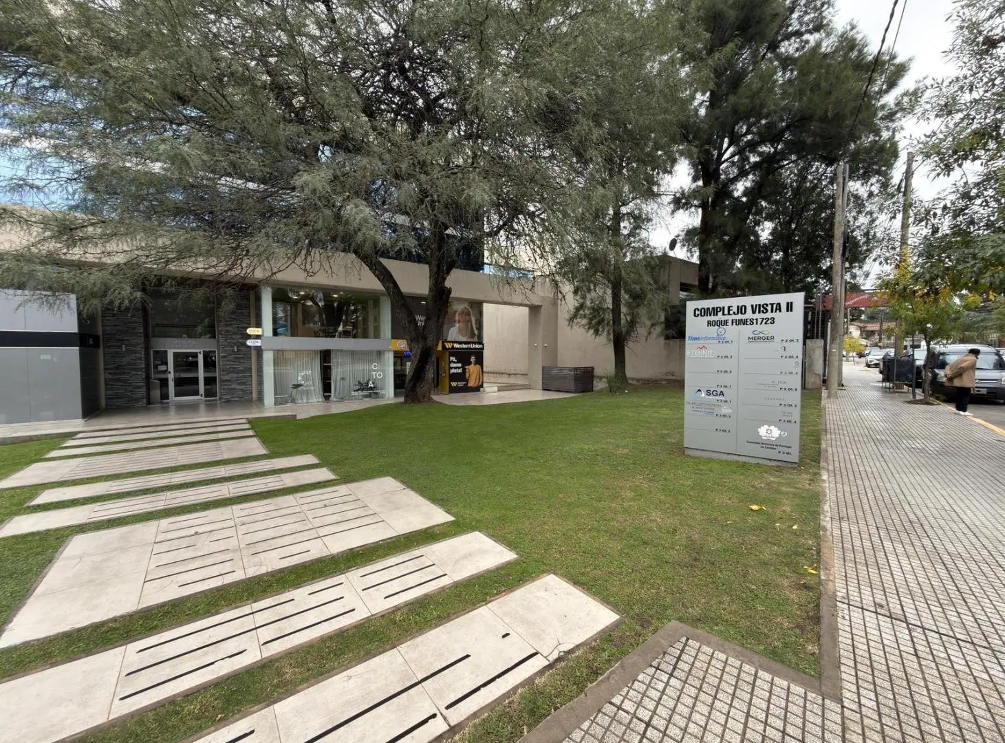 venta de Oficina en Cerro De Las Rosas Córdoba con cochera doble 4