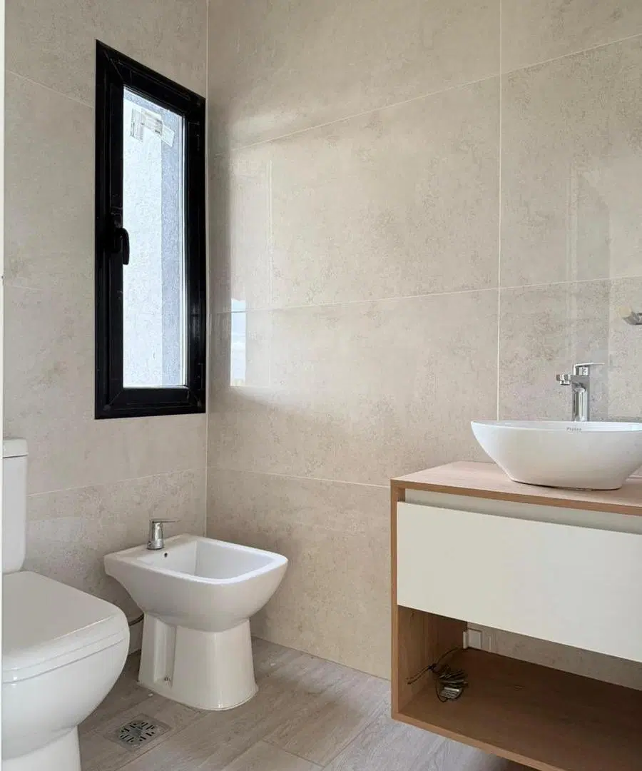 VENTA - CASA 227m2 cubiertos - CUESTAS DE MANANTIALES 4