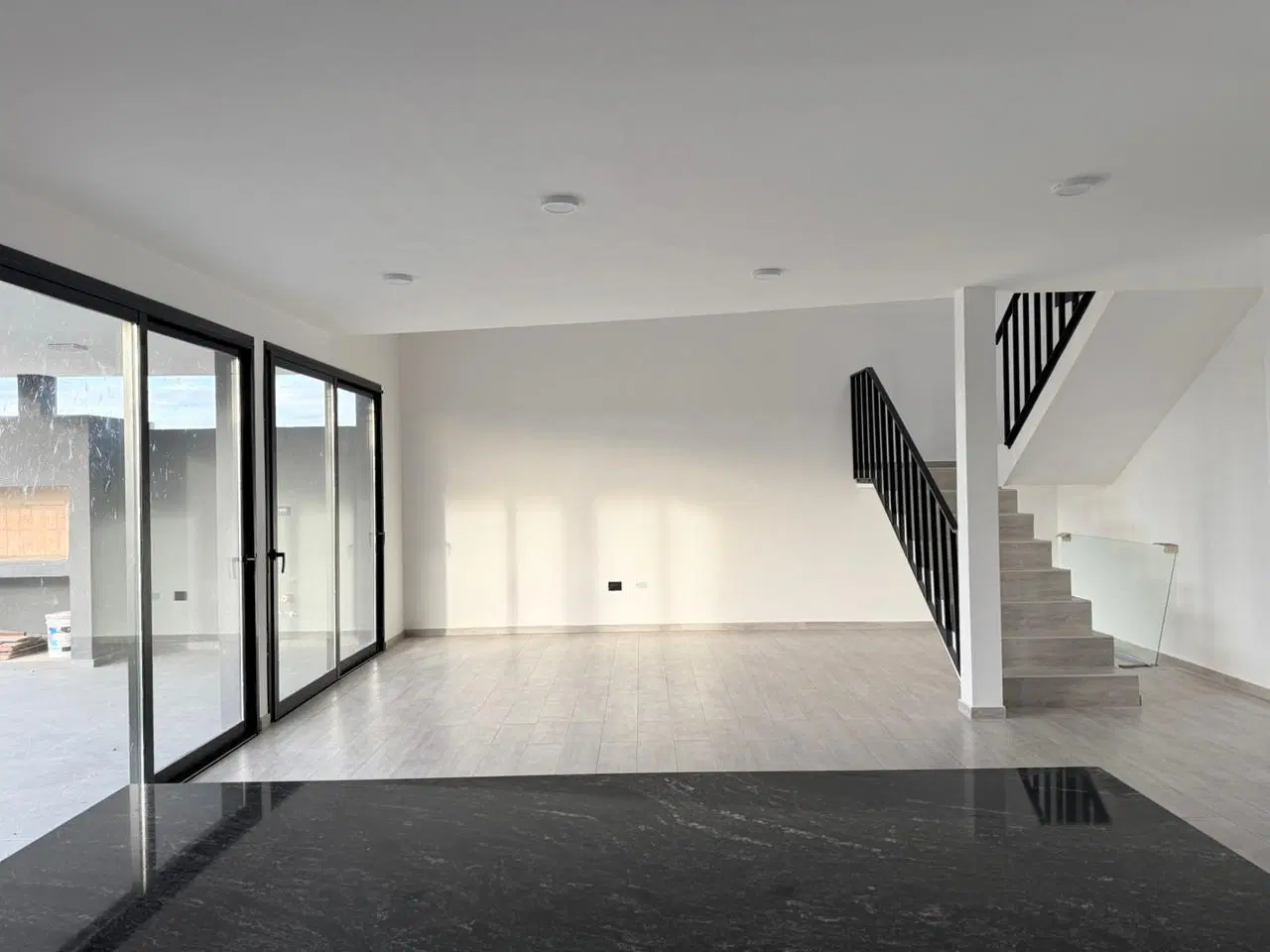 VENTA - CASA 227m2 cubiertos - CUESTAS DE MANANTIALES 2