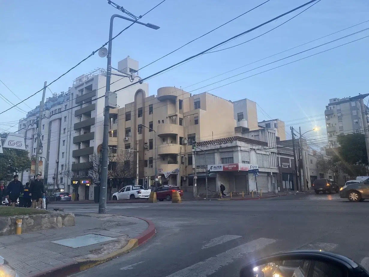 ALQUILER DEPARTAMENTO TIPO DUPLEX 3 DORMITORIOS CON IMPUESTOS PAGOS Y SERVICIO DE AGUA 5