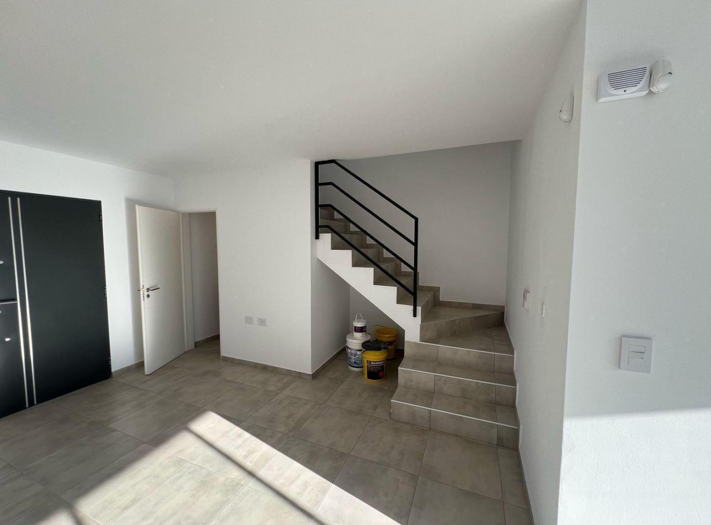 Venta duplex en Rincones de Manantiales, EL MAS LINDO, EN MEJOR PRECIO A 100 M DE LA GUARDIA
