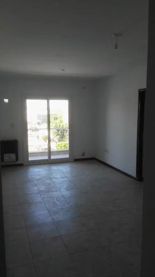 APTO A CREDITOS SE VENDE en RIO CUARTO DEPARTAMENTO 1 Dorm c/balcón: bicación y lindo edificio!!! 4