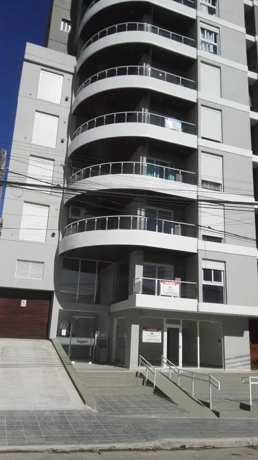 APTO A CREDITOS SE VENDE en RIO CUARTO DEPARTAMENTO 1 Dorm c/balcón: bicación y lindo edificio!!! 3
