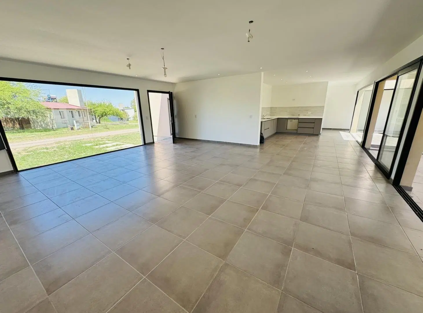 Casa En Venta En B° Villa Catalina - 2 Dorm - Galeria con asador 4