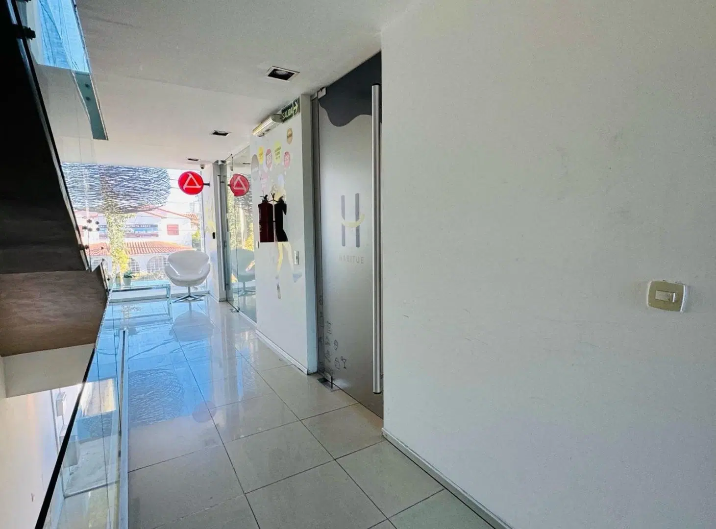 Venta Oficina Cerro de las Rosas / Estacionamiento / Ascensor / 5